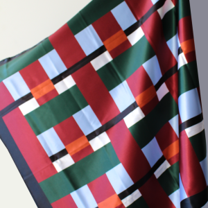 Pañuelo Grande Trama Esmeralda