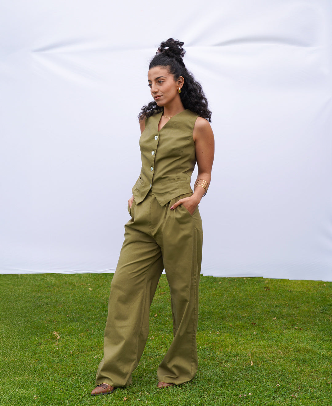 Vest Iky Sastrero Lino Verde Musgo - Imagen 4